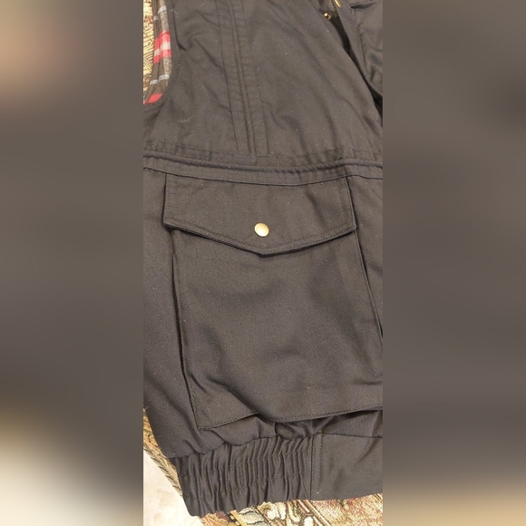 Men's Black Vest with Red Plaid Lining - Picture 4 of 9